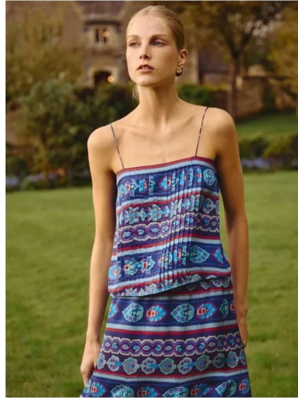 Hunter Bell Abbey Top